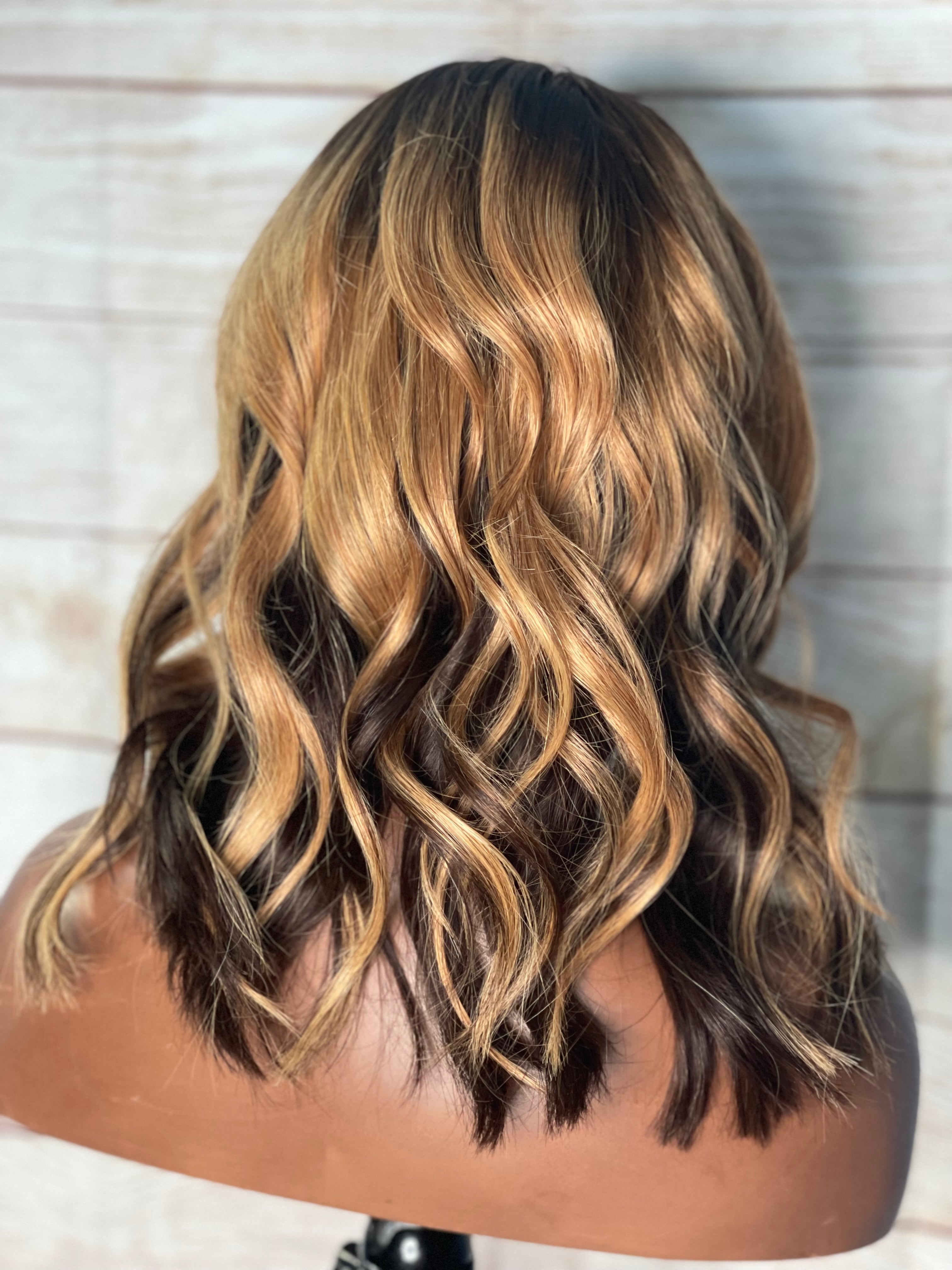 Lace Front Humana Ondulada 40cm 13x4 HD - Ariana