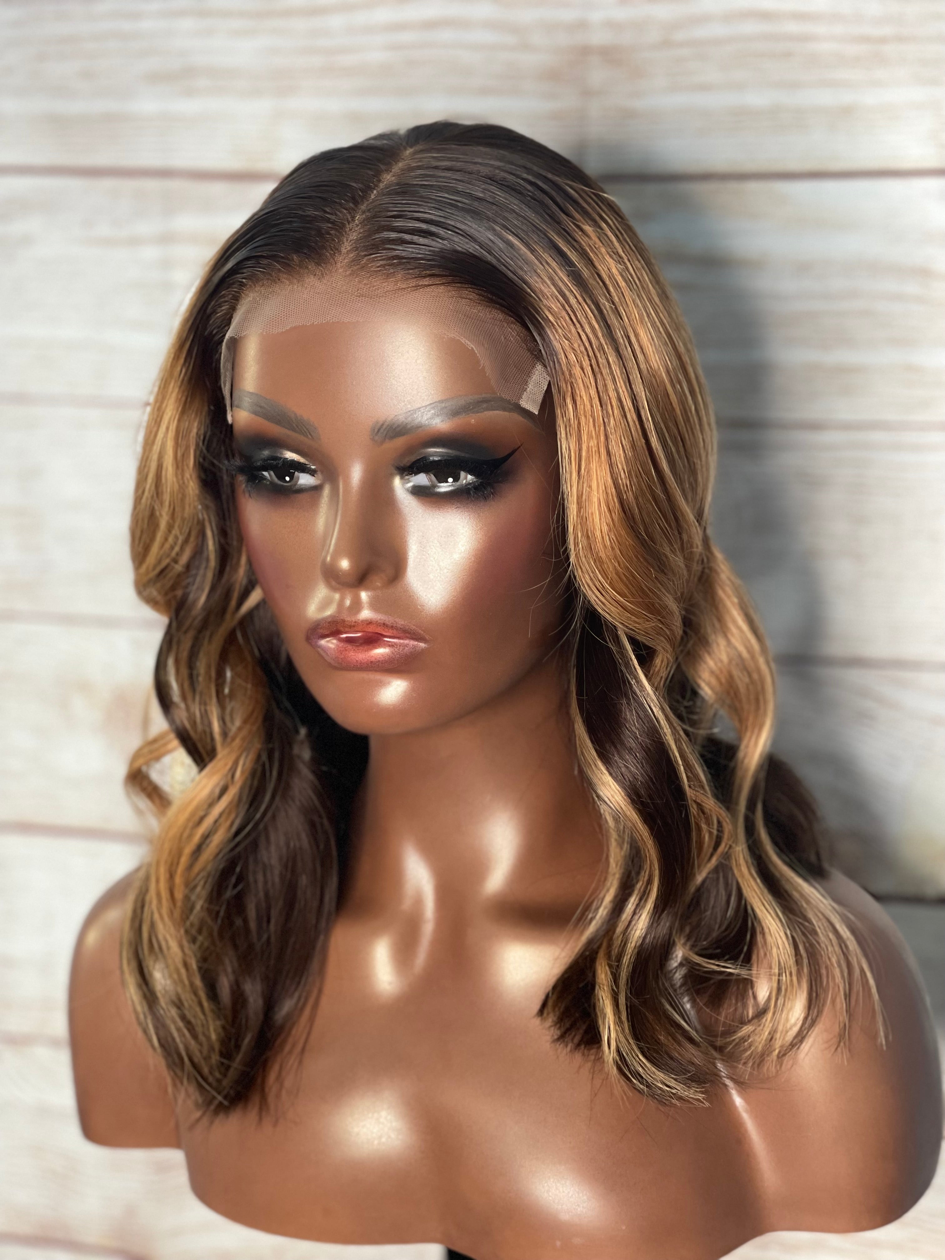 Lace Front Humana Ondulada 40cm 13x4 HD - Ariana